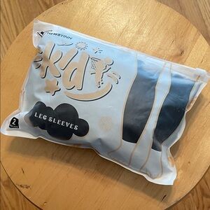 Newbyinn Kids XL Leg Sleeves NIB (2 pairs)